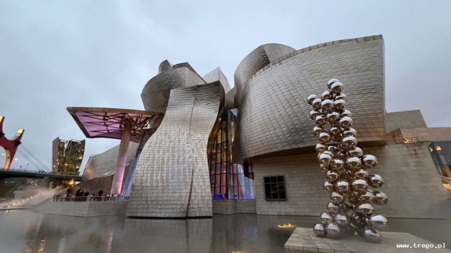 Zdjęcie z galerii posta: Muzeum Guggenheima w Bilbao – architektoniczne dzieło Franka Gehry’ego - Kultura