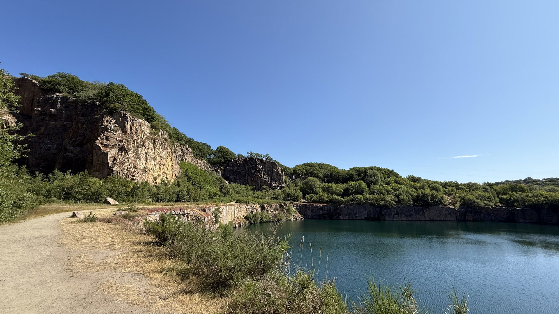 Kyststien – trekking dookoła wyspy Bornholm. 120 km najpiękniejszych nadmorskich szlaków.