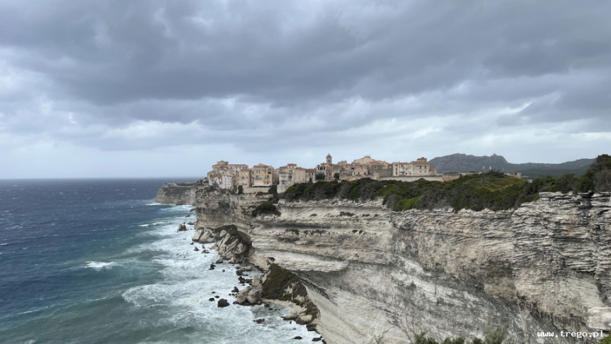 Zdjęcie z galerii posta: Dlaczego tak bardzo lubimy podróżować na wyspy? - Podróże