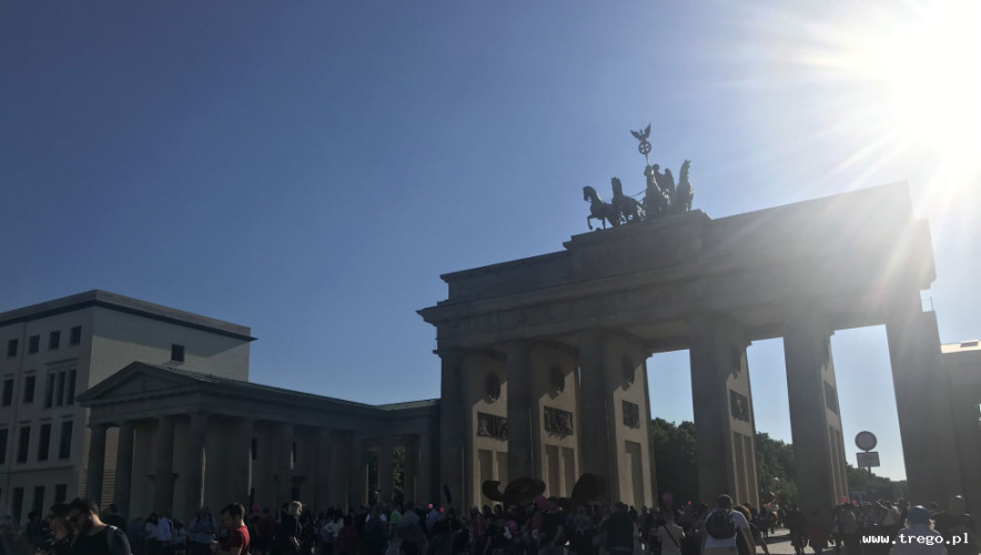 Zdjęcie z galerii posta: Miasta znane z filmów i sztuki – zwiedzanie śladami kina, artystów i kultowych kadrów - Podróże