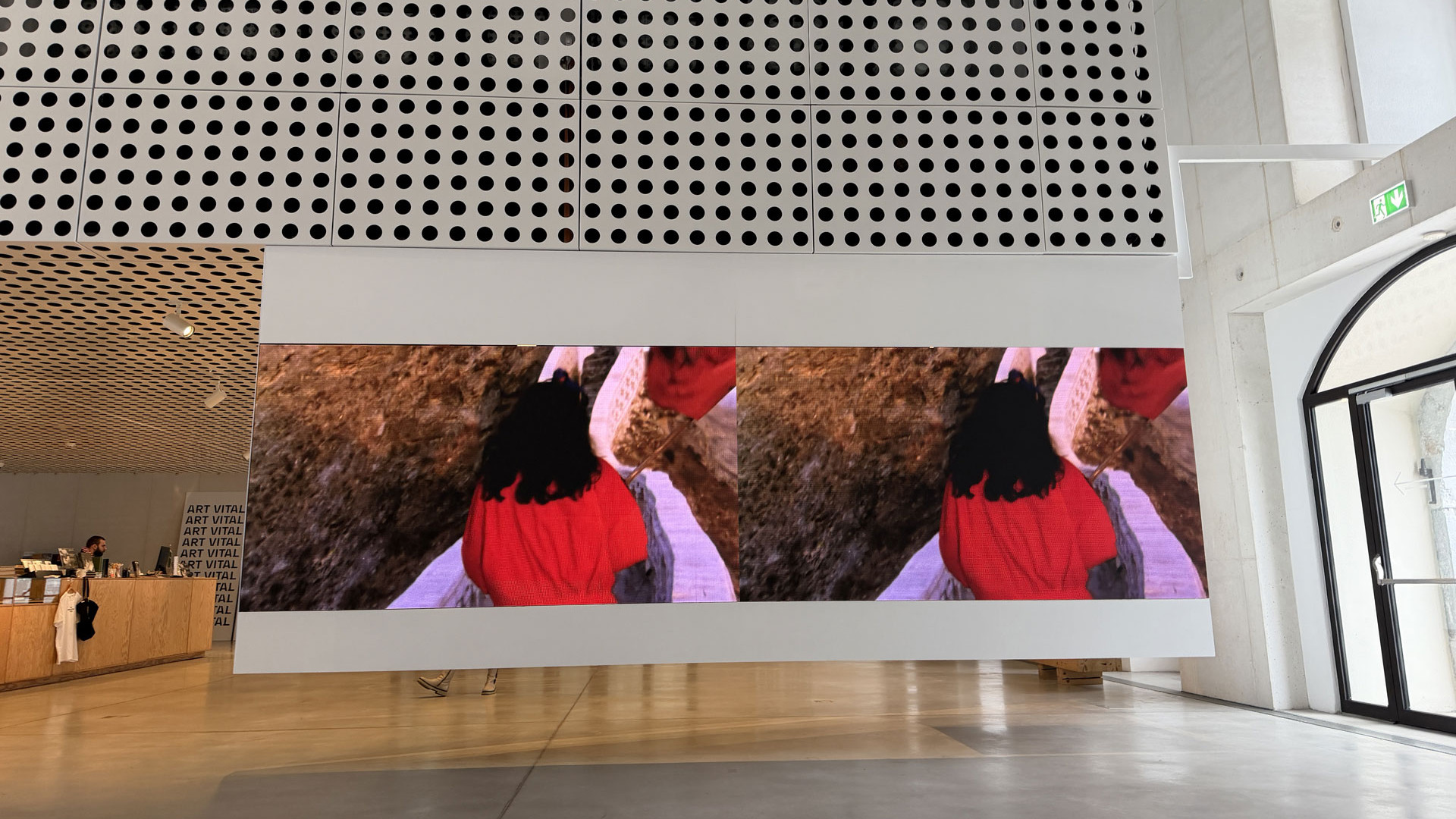 Art Viral w Galerii Cukrarna w Lubljanie – sztuka relacji, emocji i 12 lat wspólnego życia Mariny Abramović i Ulaya