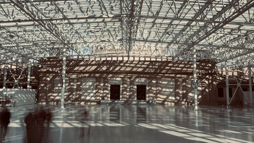 Pawilon Czterech Kopuł we Wrocławiu – perła modernizmu i dom polskiej sztuki nowoczesnej